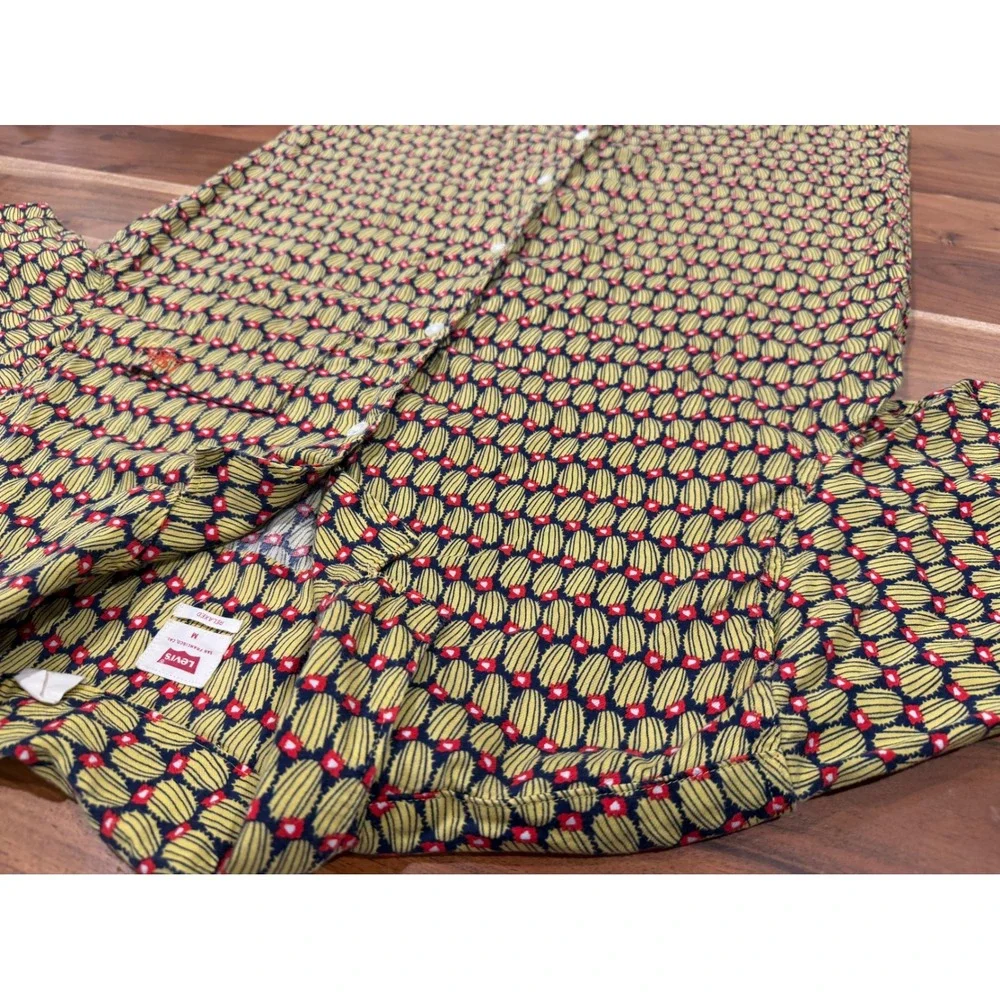 Levis Mens Relaxed Fit Cactus Print Button Down Shirt Short Sleeve Yellow Medium